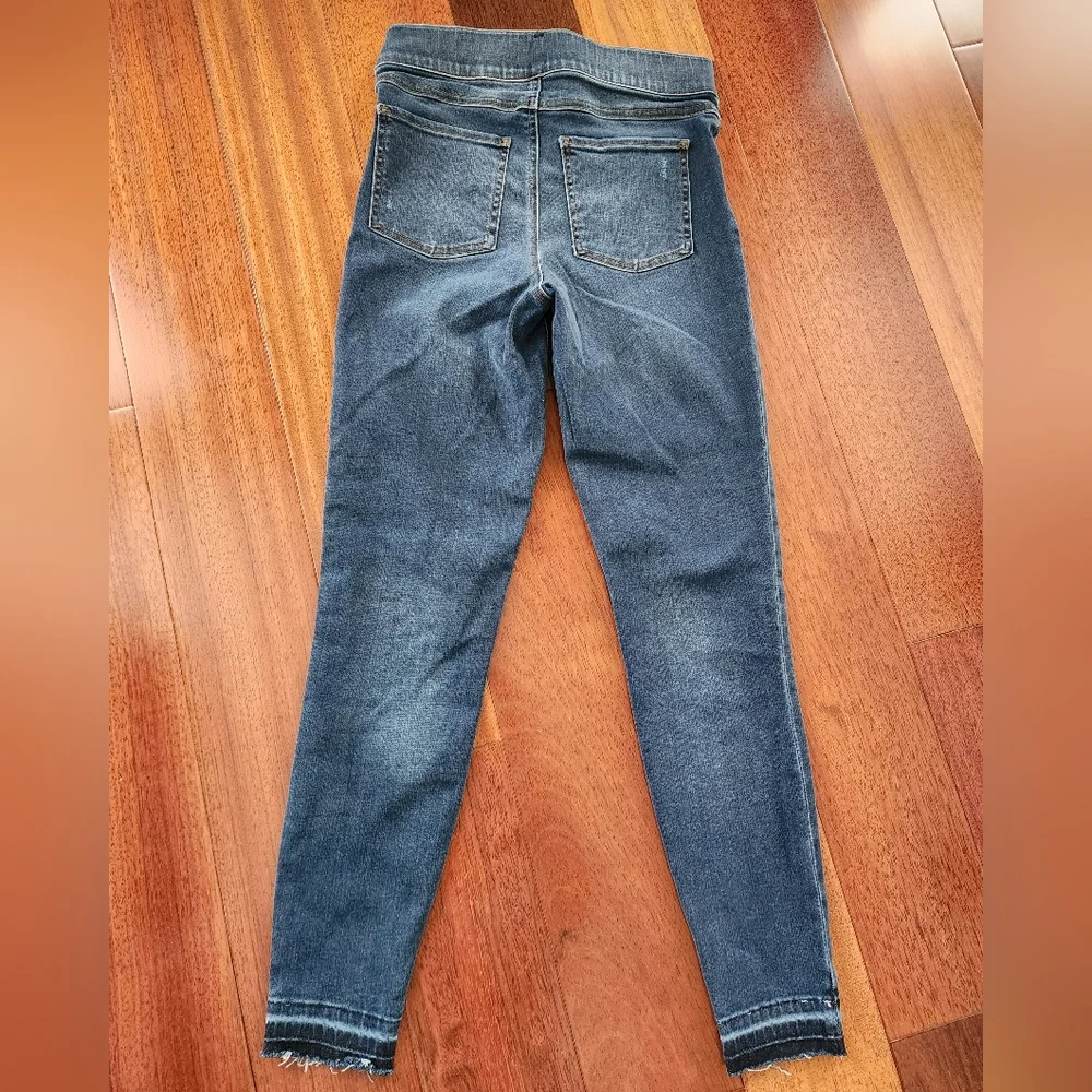Spanx Women's Distressed Denim Legging ~Medium Wash ~SMALL **NEW - Picture 5 of 13